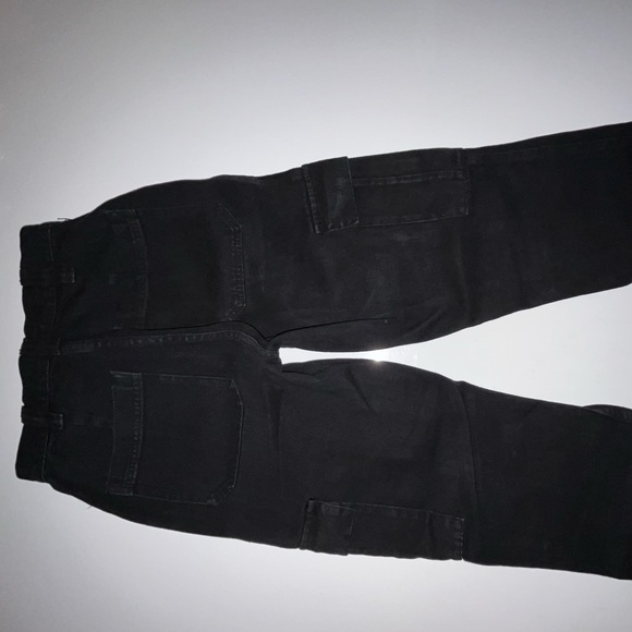 Black Jean Cargo Pants. Right fit. - Picture 4 of 6